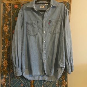 Vintage Levi's Light Wash Denim Button-Up Shirt
